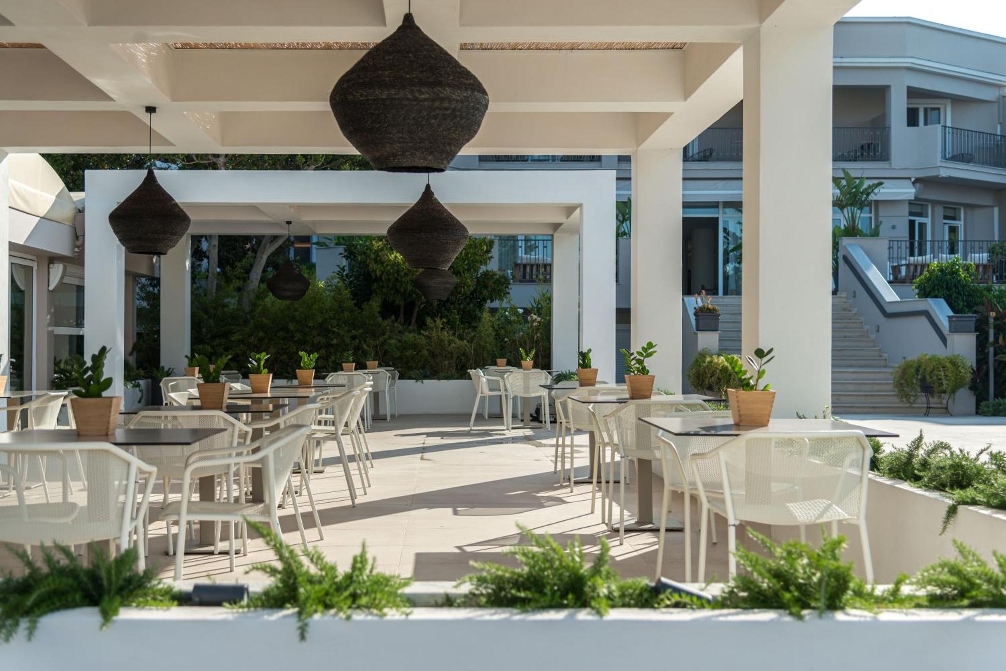 Bitzaro Grande Hotel&Suites Kalamákion Exterior foto